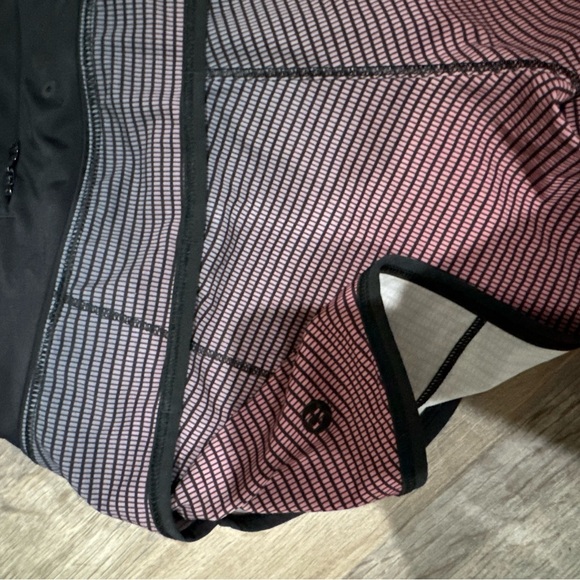 Lululemon ombré speedup shorts size 6 - Picture 4 of 5